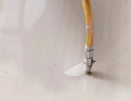 安仁瓷砖空鼓维修公司专业解答在瓷砖铺贴过程中，如果使用的砂料过粗（如全部使用了粗砂），可能会导致以下问题